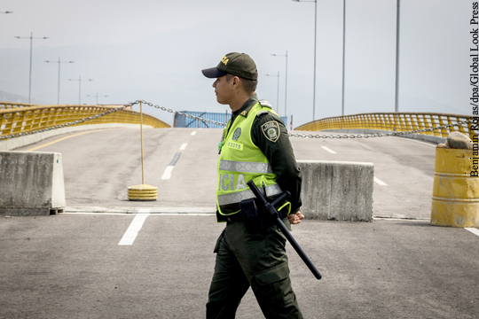 Венесуэла временно закрыла три моста на границе с Колумбией