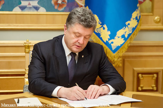 Порошенко запретил российским наблюдателям участвовать в выборах на Украине