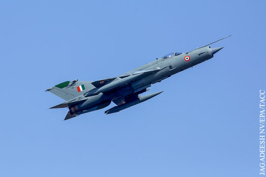 Появились подробности боя с участием индийских Су-30 и пакистанских F-16