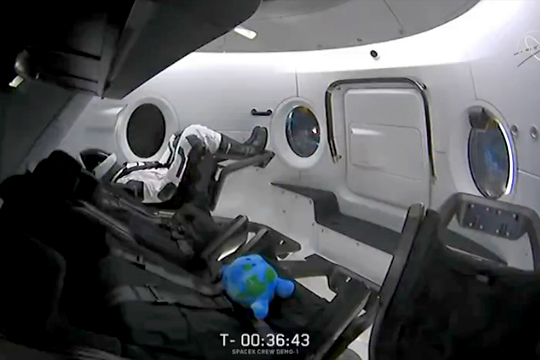 Маск показал запуск Crew Dragon в космос