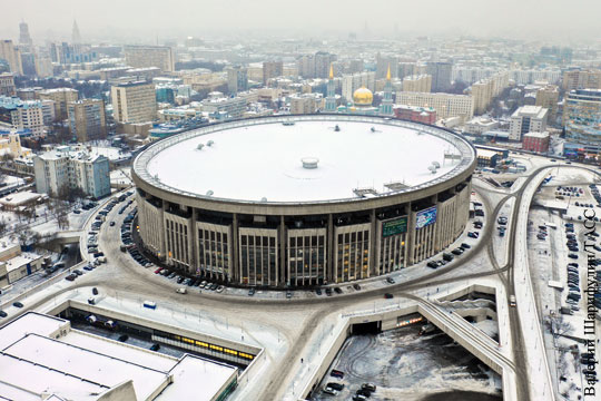 В Москве начался снос главной арены «Олимпийского»