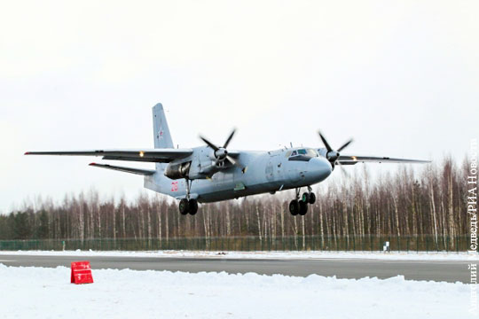 Военный самолет в Москве выкатился за пределы взлетно-посадочной полосы