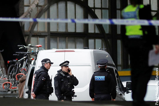 В аэропортах и на вокзале в Лондоне нашли бомбы