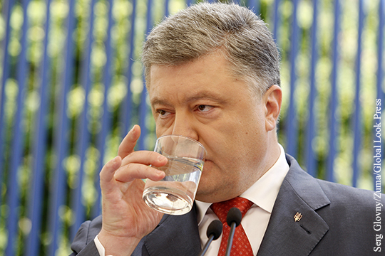 В администрации президента Украины рассказали об отношениях Порошенко с алкоголем