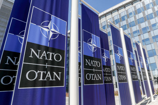 Сербия пообещала никогда не вступать в НАТО