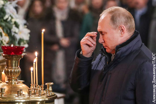 Путин пожертвовал личные средства на создание иконы храма ВС России