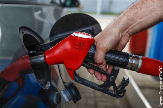 Соглашение с нефтяниками по ценам на бензин решено продлить