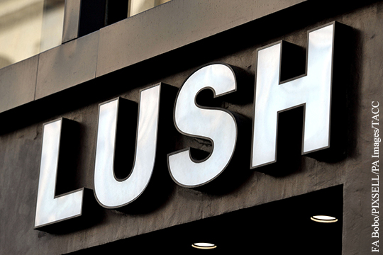 Руководство Lush опровергло увольнение SMM-менеджера после скандала с феминисткой