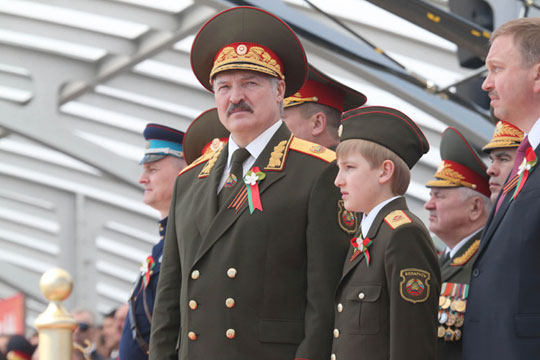 Почему Лукашенко против «Бессмертного полка»?