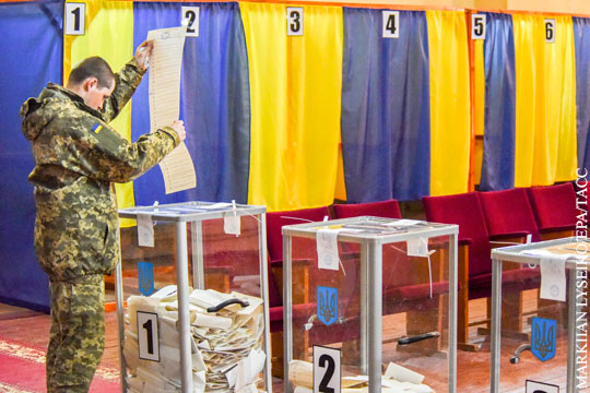 Украинских военных, голосовавших за Зеленского, наказали