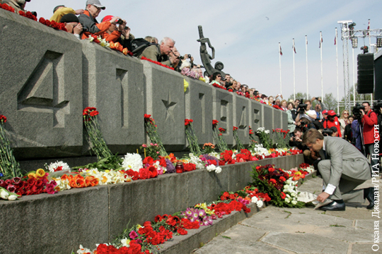 Русский мэр Риги пообещал не допустить сноса памятника советским воинам