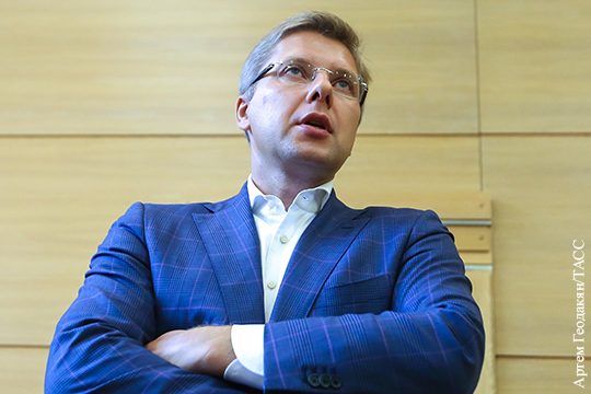 Отстраненный от должности мэр Риги Ушаков отказался покидать кабинет