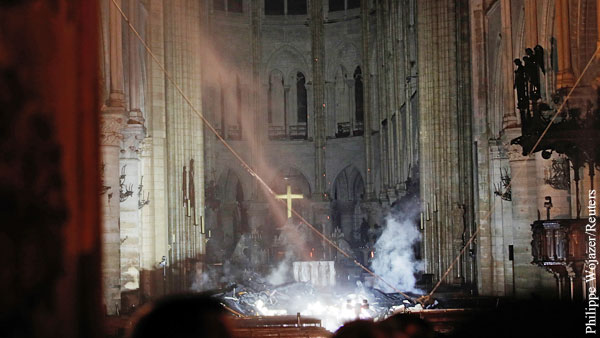 Опубликовано видео из собора Парижской Богоматери после пожара