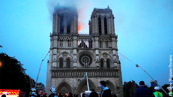 Пожар в соборе Парижской Богоматери полностью потушили