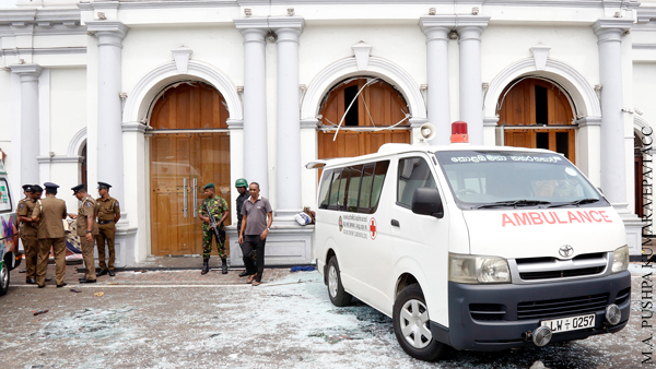 Число жертв взрывов на Шри-Ланке достигло 160