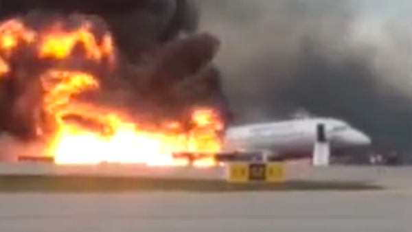 Экипаж сгоревшего в Шереметьево самолета проявил «запредельный профессионализм»