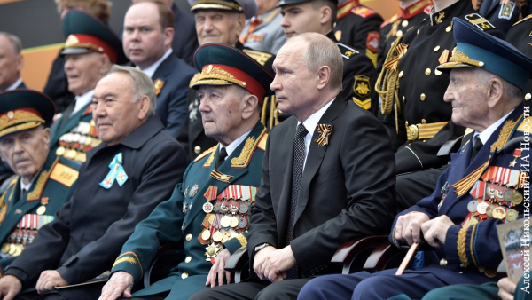Путин пообещал продолжать укреплять обороноспособность России