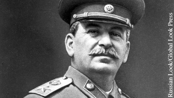 В РПЦ призвали не приписывать победу в ВОВ Сталину
