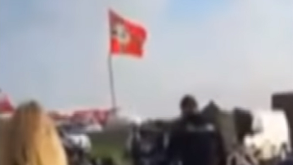 На выставке в Киеве подняли нацистский флаг