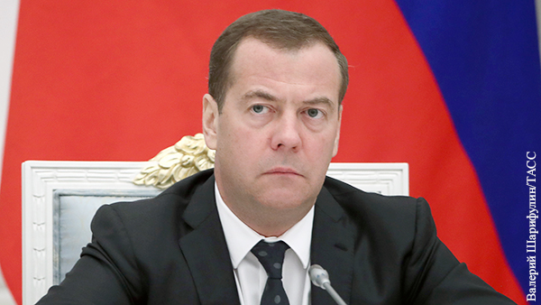 Медведев заявил о неизбежности электронного голосования в современных условиях