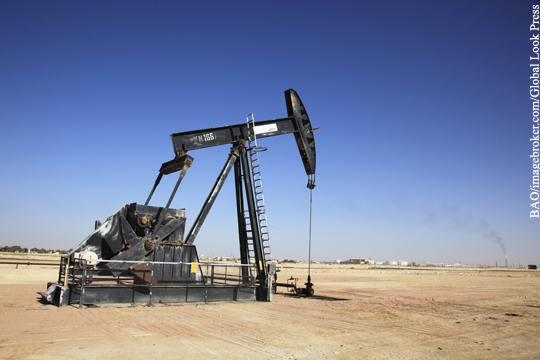 Страны ОПЕК+ резко снизили добычу нефти