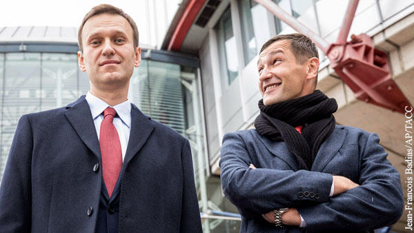 Адвокат братьев Навальных получает деньги из фонда Сороса