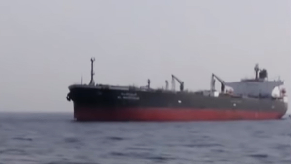 Один из атакованных в Оманском заливе танкеров затонул