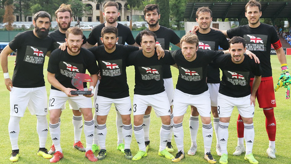 Грузинские футболисты вышли на матчи в футболках с антироссийским лозунгом