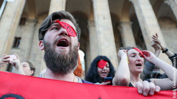 Власти Грузии пошли на уступки протестующим