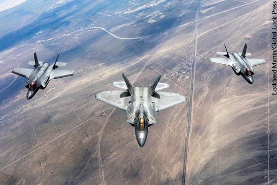 США перебросили в Катар истребители F-22 в свете «угрозы со стороны Ирана»
