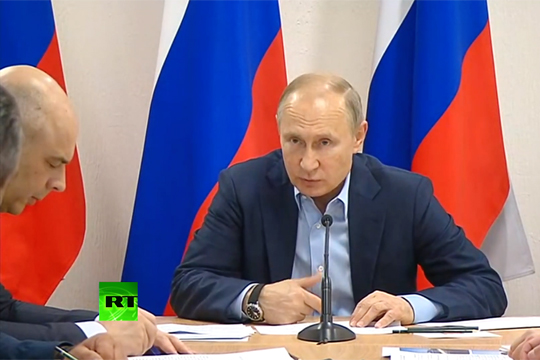 Путин распорядился незамедлительно начать выплаты пострадавшим от паводка