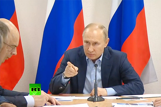 Путин потребовал от властей Иркутской области лично говорить с пострадавшими