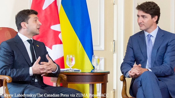 Названы вероятные сроки поставки Киеву бронетехники из Канады