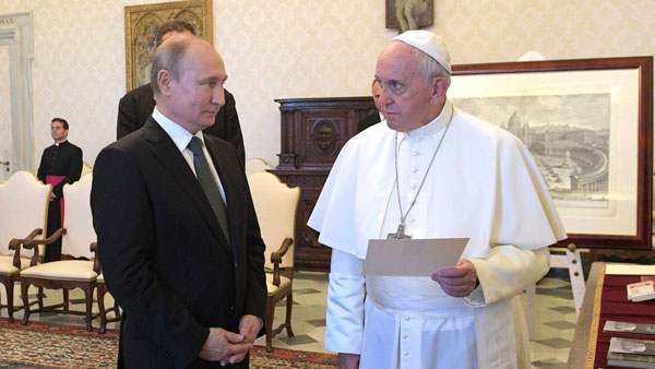 Путин пересказал наказ папы Римского священникам про Достоевского