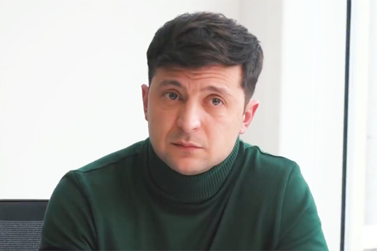 Зеленского обвинили в «превращении в Порошенко»