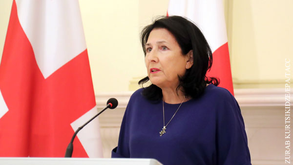 Президент Грузии заявила о российских туристах и военных