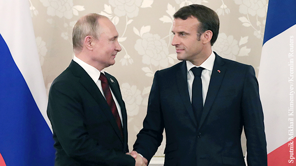 Путин напомнил Макрону о важности отношений России и Франции