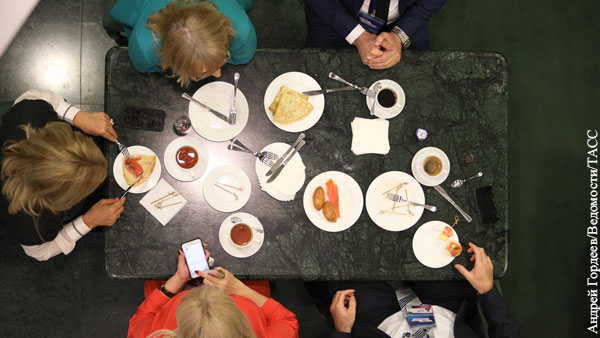 Массовое отравление едой произошло в офисных центрах Москвы