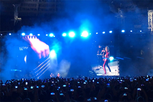Metallica на концерте в Москве спела «Группу крови» Виктора Цоя