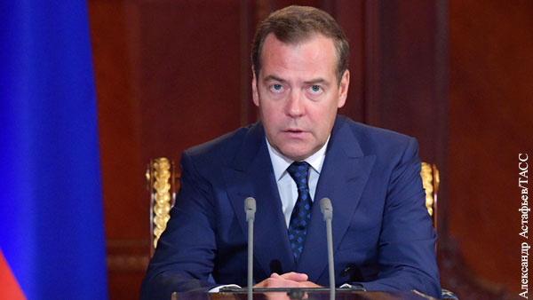 Медведев раскритиковал хабаровского губернатора после трагедии в детском лагере
