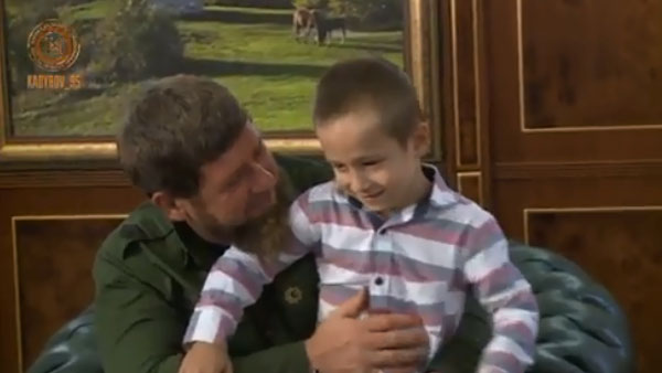 Охранником Кадырова стал шестилетний мальчик