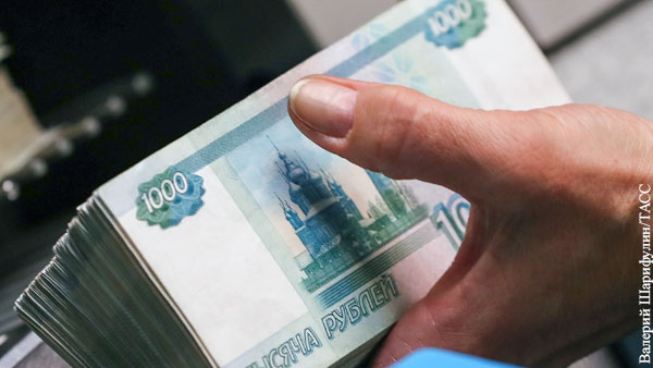 Эксперт: Сбежавшая с 41 млн рублей кассирша могла скрыться через Белоруссию