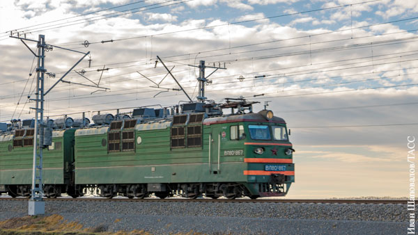Зеленского попросили возобновить движение поездов в Крым 