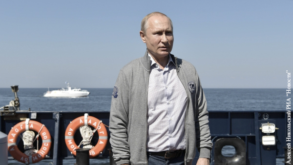 Путин встретился с семьями погибших Баренцевом море подводников