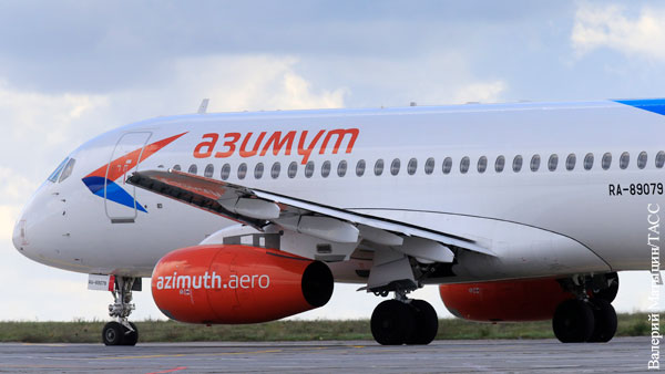 «Суперджет» с 97 пассажирами экстренно приземлился в Самаре