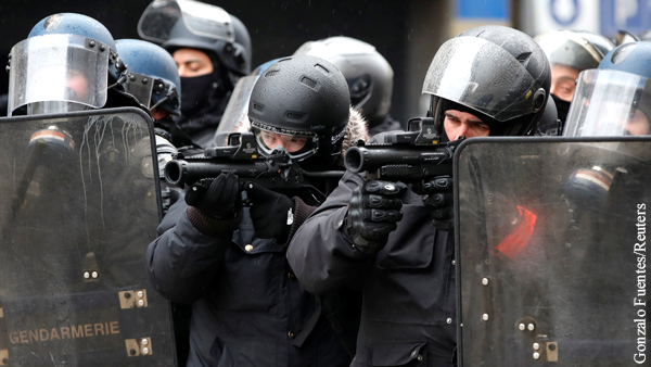 Полиция применила слезоточивый газ на акции во Франции