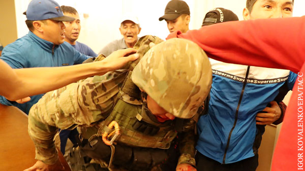 Спецслужбы Киргизии объяснили провал штурма резиденции Атамбаева