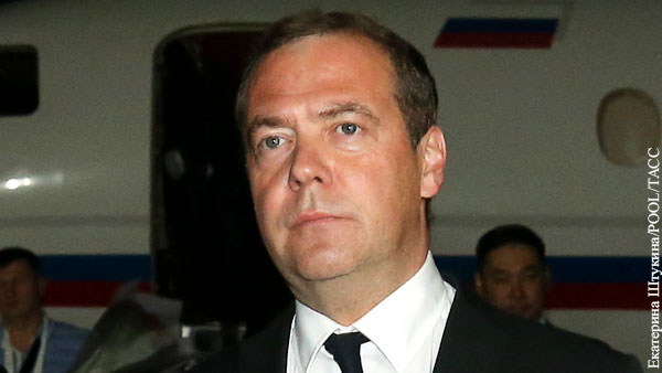 Медведев озвучил позицию России по задержанию Атамбаева