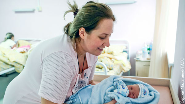 Назван самый популярный возраст для рождения первого ребенка в России