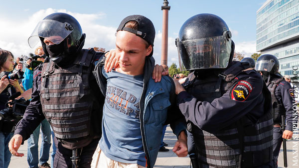 Названо число арестованных за несанкционированные акции в Москве